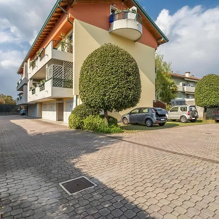 Apartment Ai Gelsomini - Lovely Flat With Terrace And Parking!